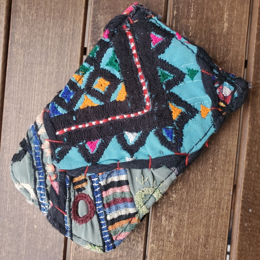 🔮🎱 Free People Boho Embroidered Repurposed vtg banjara hippie Wallet card case - Picture 6 of 10